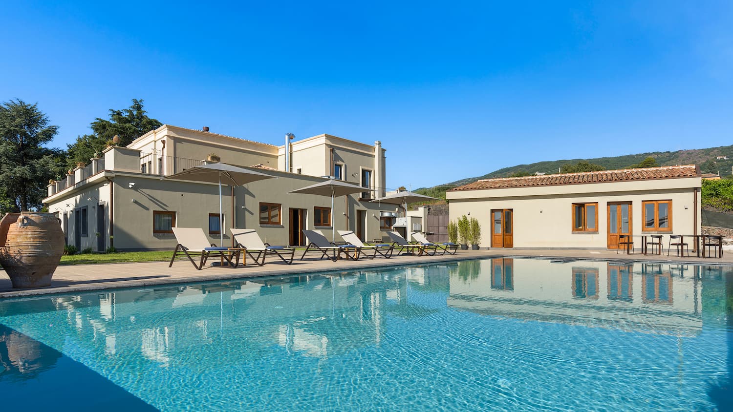 La piscina: le foto 4/5