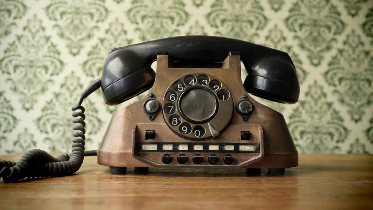 Prenota per telefono